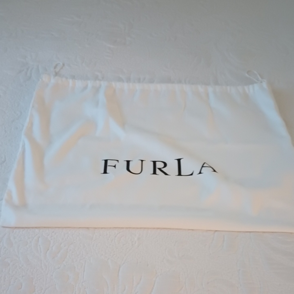 Furla Branded Classic White Large Storage Bag Quiet Luxury